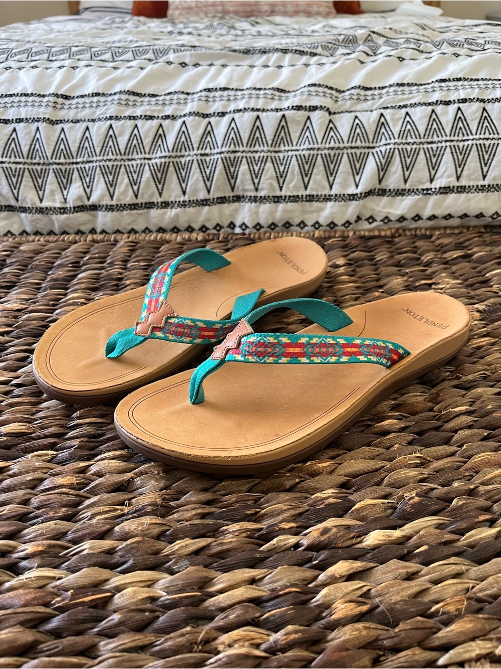 Pendleton Carico Lake Flip Flop Sandals Shoes Women's Size 10 Leather Southwest